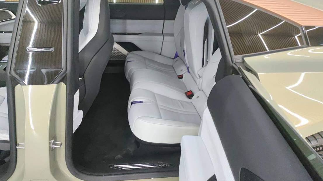 HiPhi 2023 HiPhi Z Urban version of five buildings