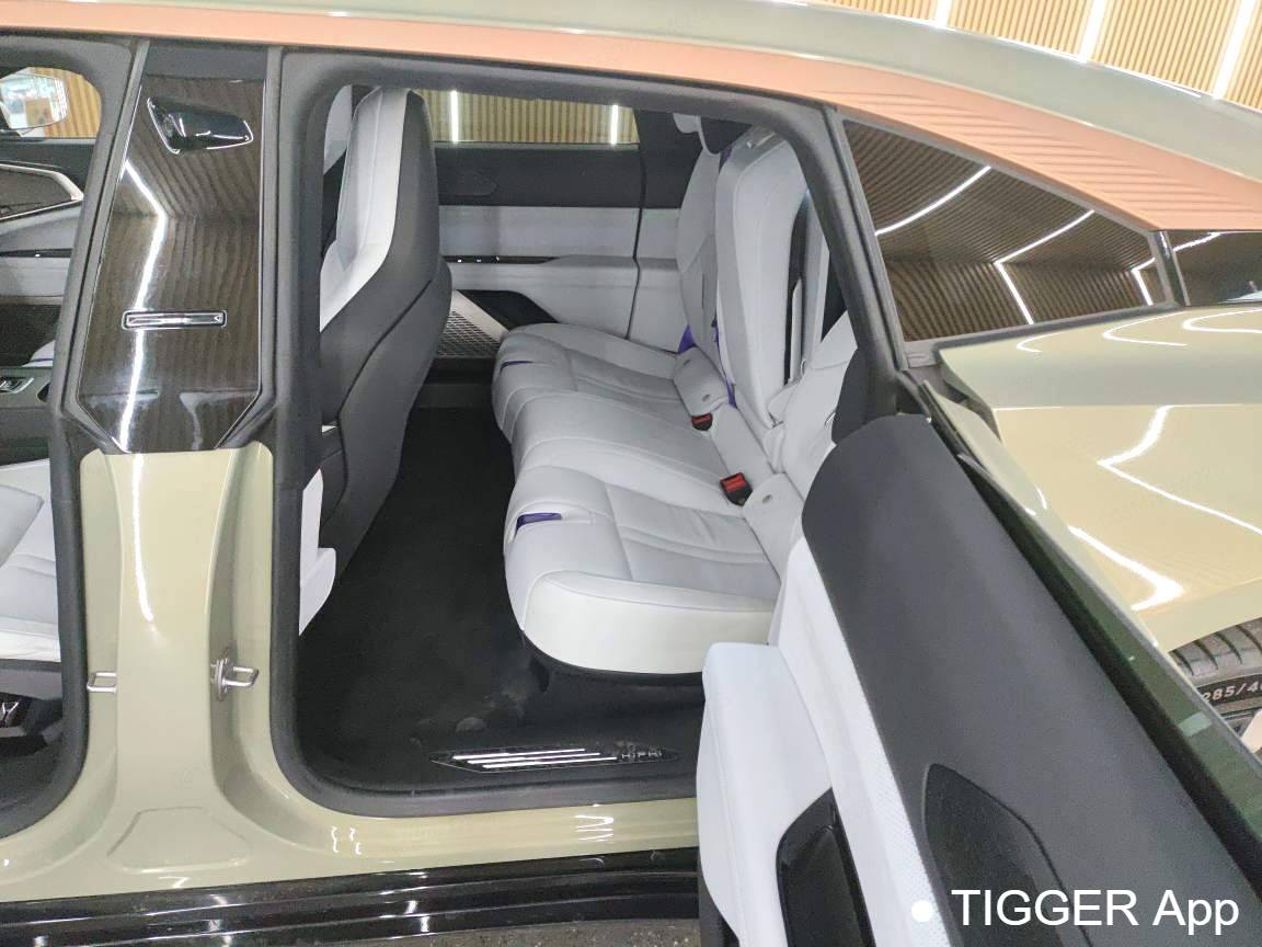 HiPhi 2023 HiPhi Z Urban version of five buildings