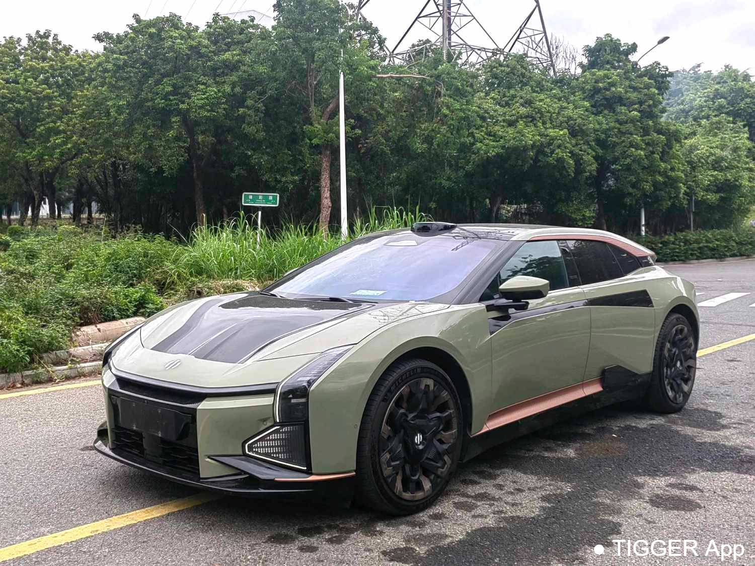 HiPhi 2023 HiPhi Z Urban version of five buildings