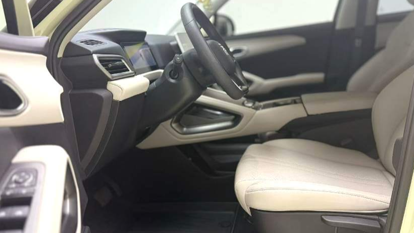 BYD 2024 YUAN UP 301KM Leading Type