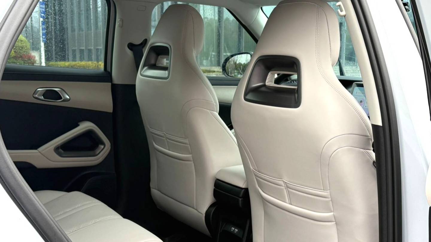 BYD 2024 YUAN UP 401KM Vitality Edition