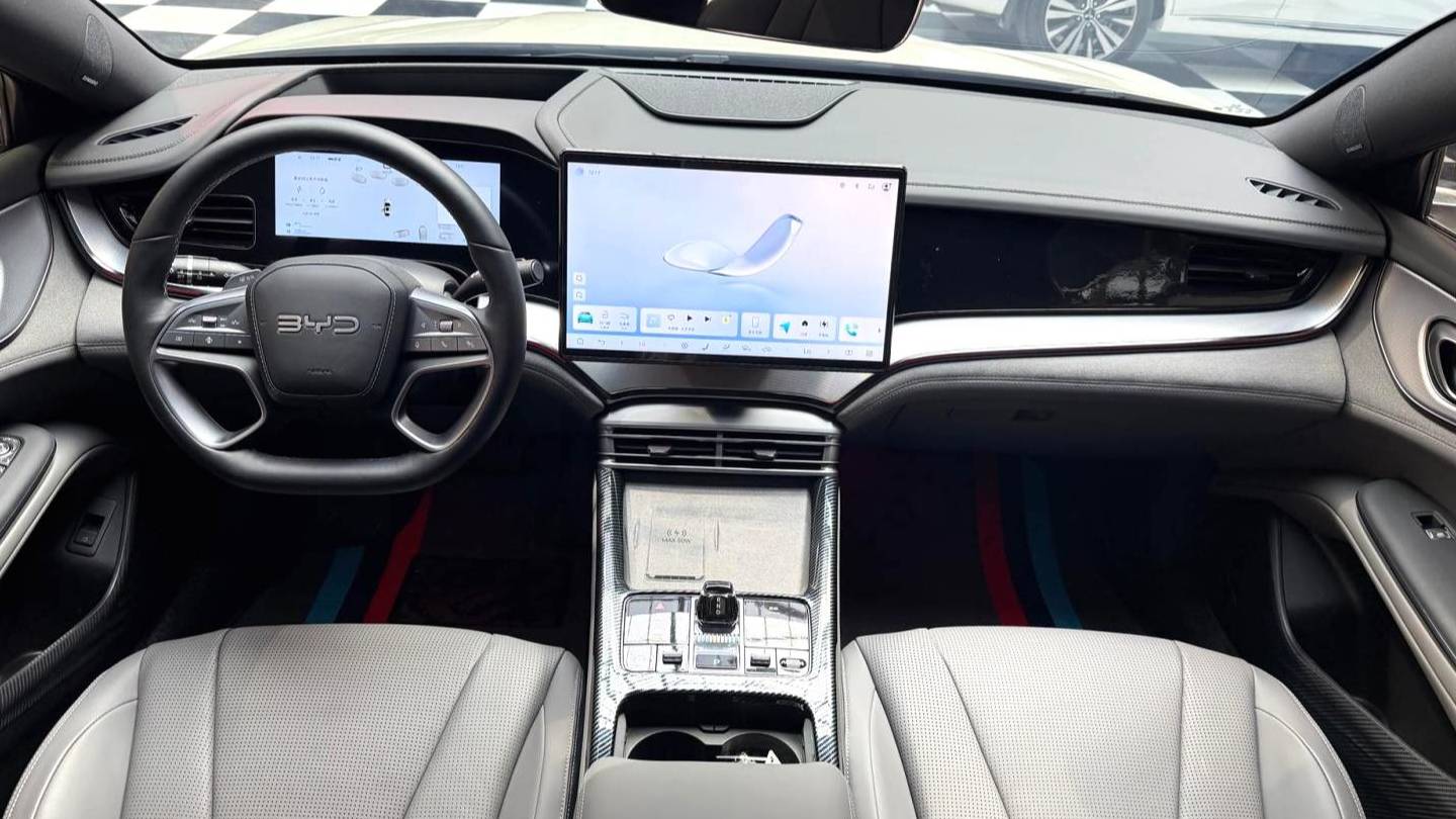BYD 2025 Seal 07 DM-i Intelligent Driving DM-i 1.5L 125km Luxury Edition