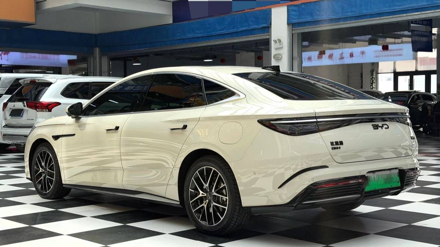 BYD 2025 Seal 07 DM-i Intelligent Driving DM-i 1.5L 125km Luxury Edition