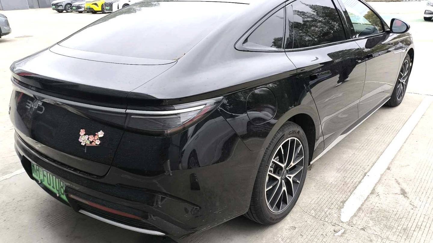 BYD 2025 Seal 07 DM-i DM-i 1.5L 125km Luxury Edition