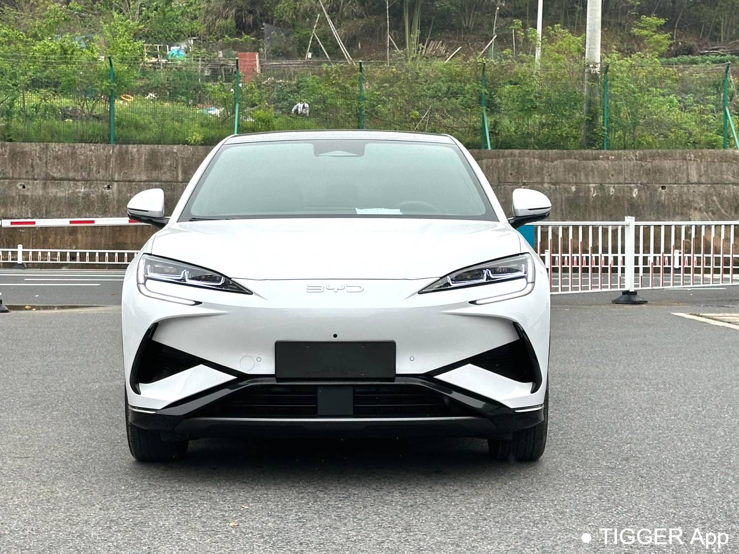 BYD 2024 Sea Lion 07 EV 610 Long Range Edition