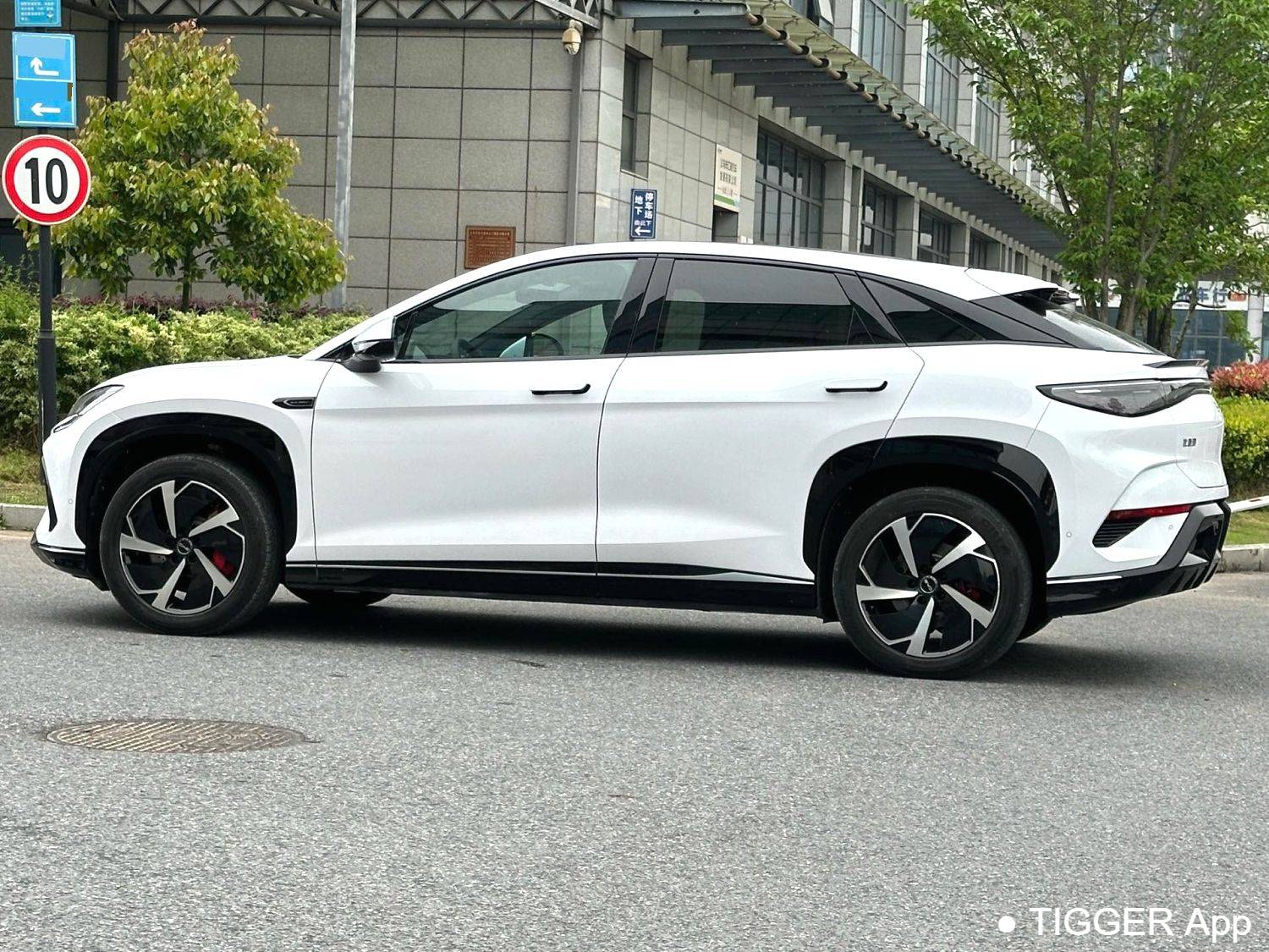 BYD 2024 Sea Lion 07 EV 610 Long Range Edition