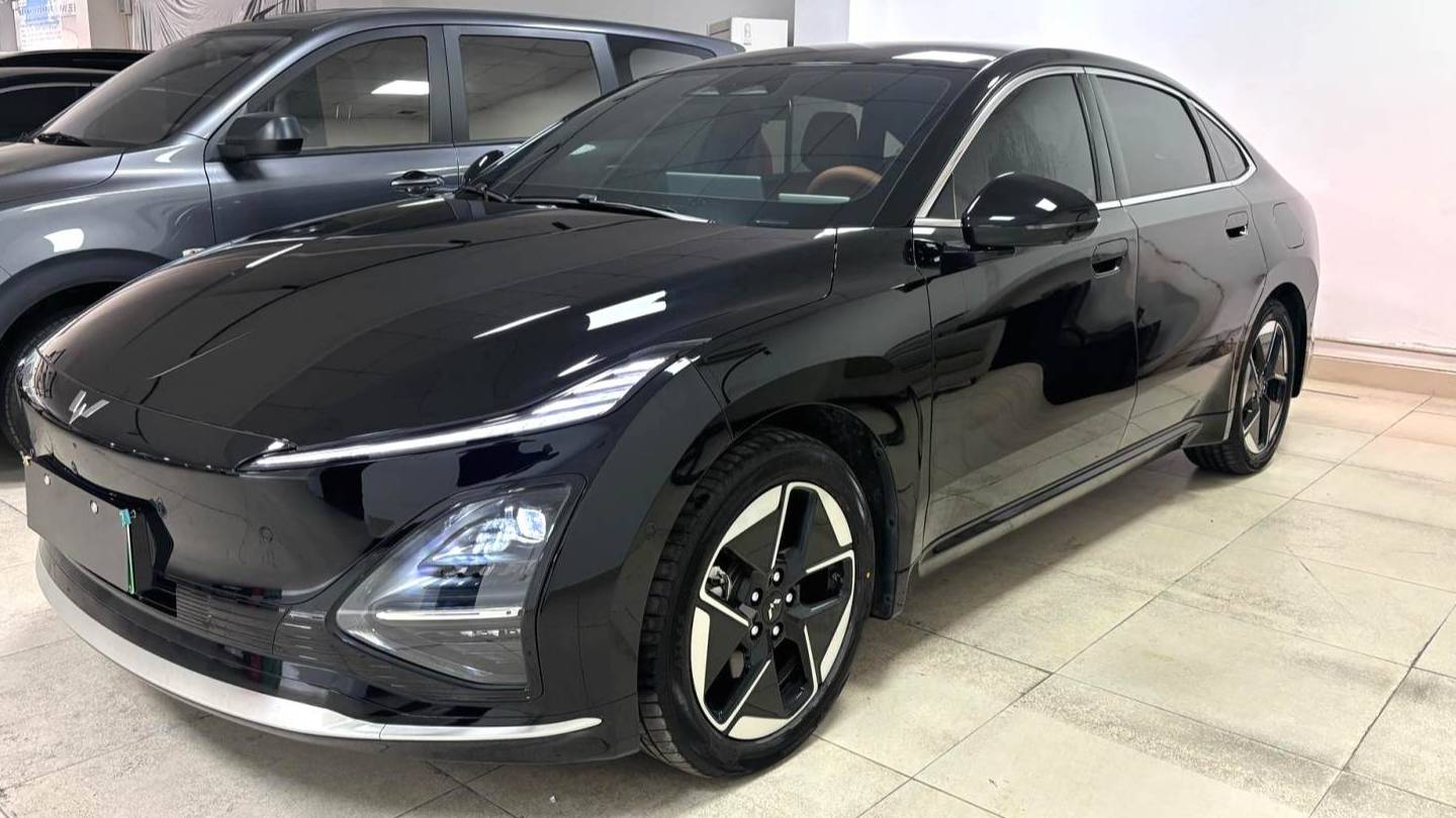 Wuling 2025 Xingguang 610km intelligent flagship model