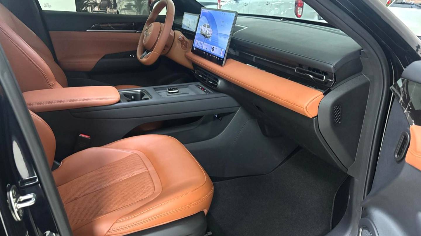 Wuling 2025 Xingguang 610km intelligent flagship model