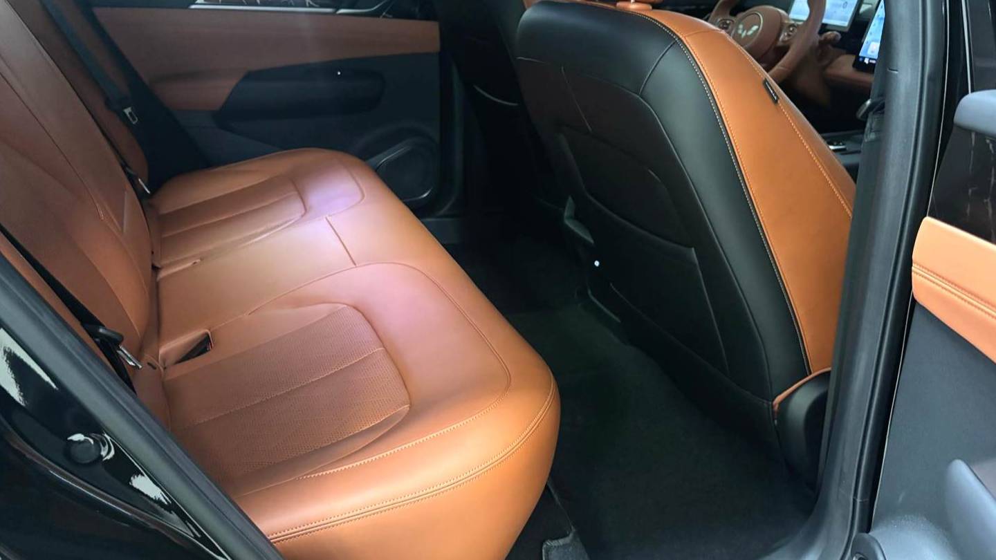 Wuling 2025 Xingguang 610km intelligent flagship model