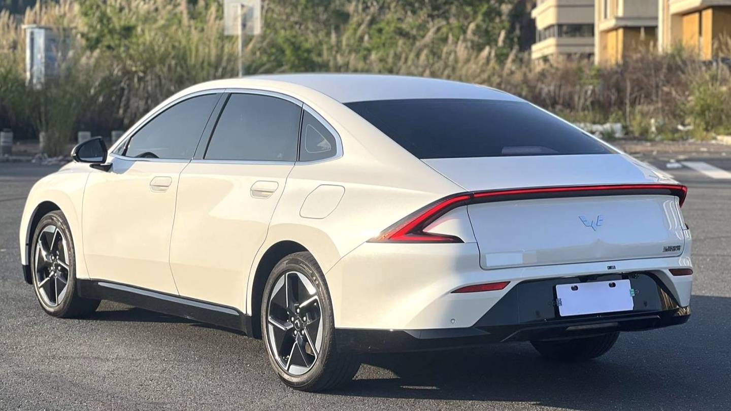 Wuling 2024 Xingguang Co Creation Version 510 Advanced Type