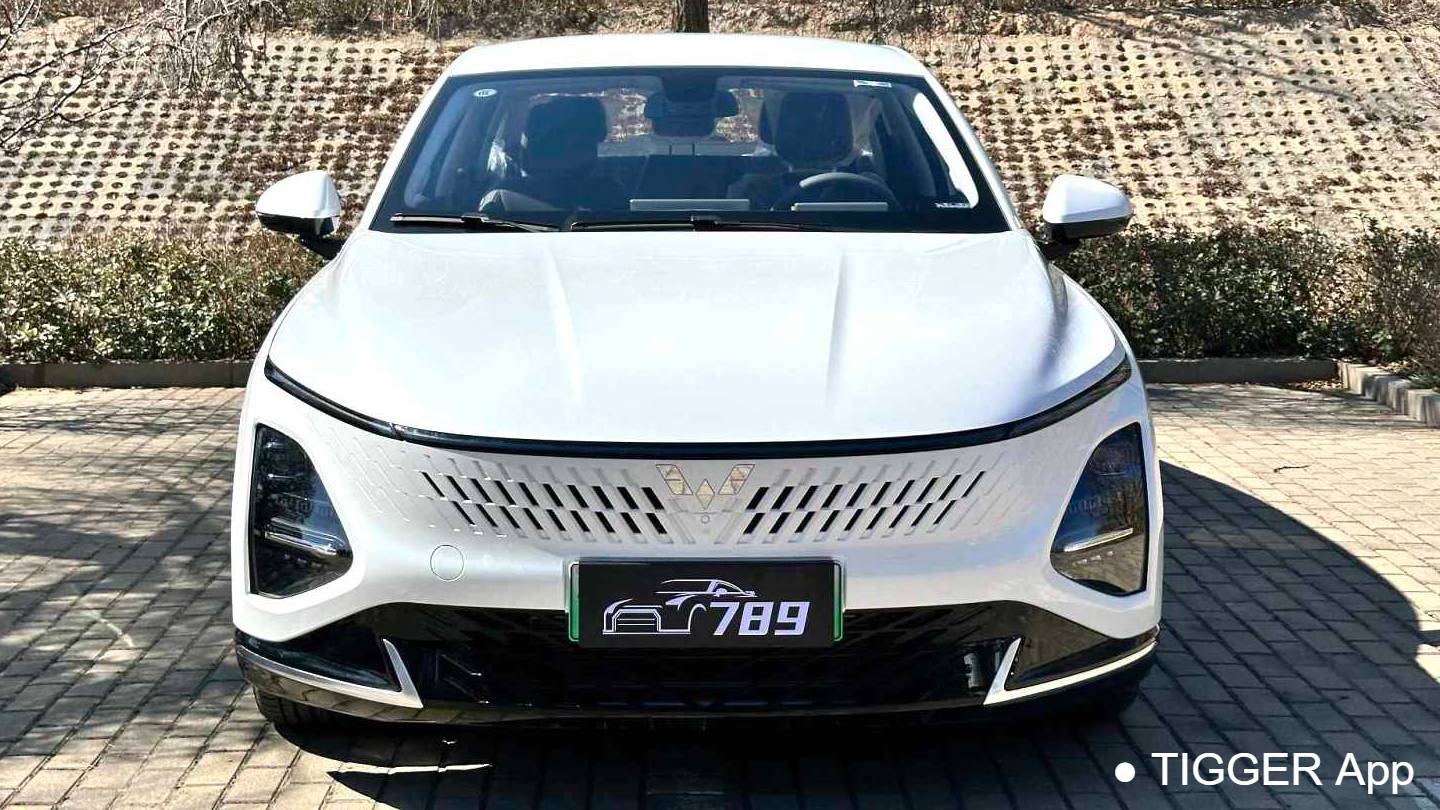 Wuling 2025 Xingguang 70km intelligent standard type