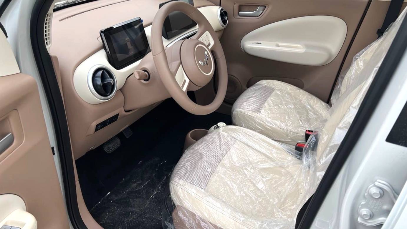 Wuling 2025 MINIEV Four door version ultimate enjoyment