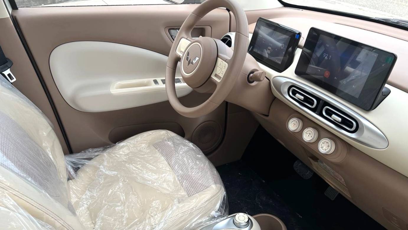 Wuling 2025 MINIEV Four door version ultimate enjoyment