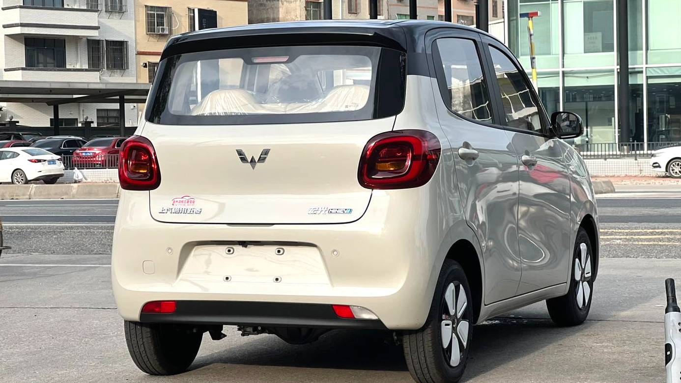 Wuling 2025 MINIEV Four door version ultimate enjoyment
