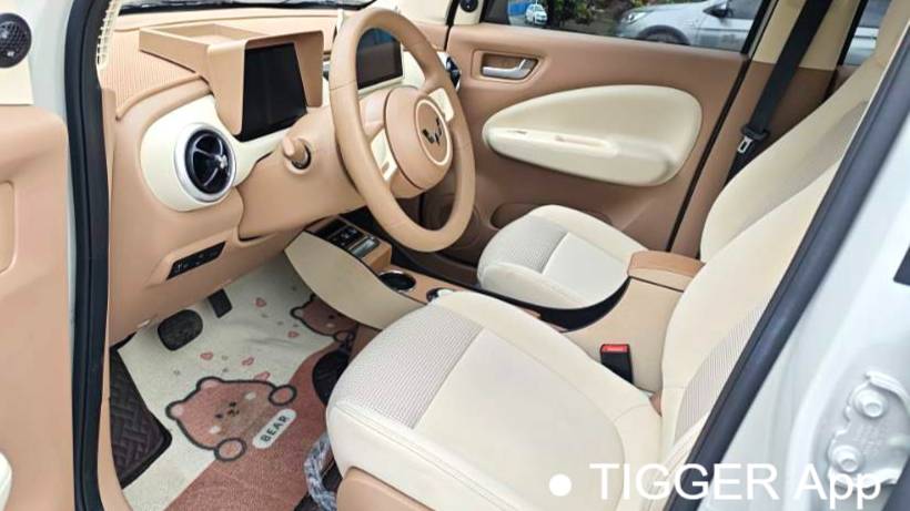 Wuling 2025 MINIEV Four door version ultimate enjoyment+style