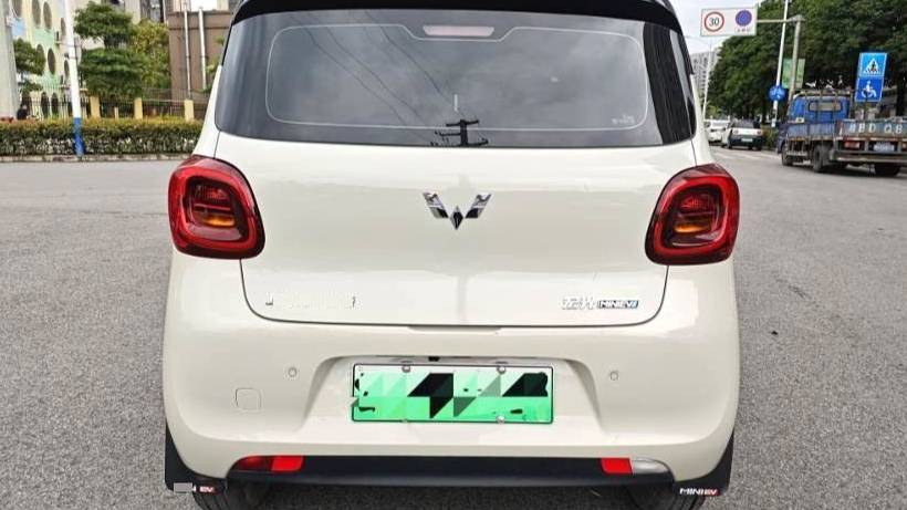 Wuling 2025 MINIEV Four door version ultimate enjoyment+style