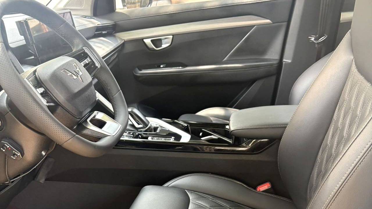 Wuling 2022 Asta 2.0L DHT Electric Speed Model