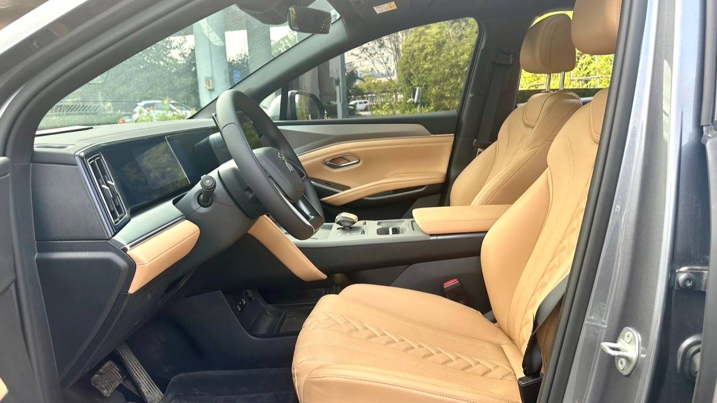 BYD 2024 SONG L DM-i 112km overtaking type