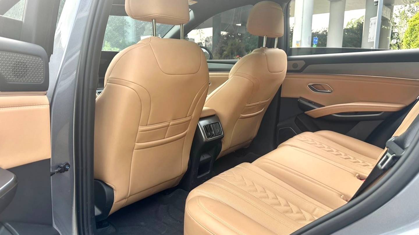 BYD 2024 SONG L DM-i 112km overtaking type