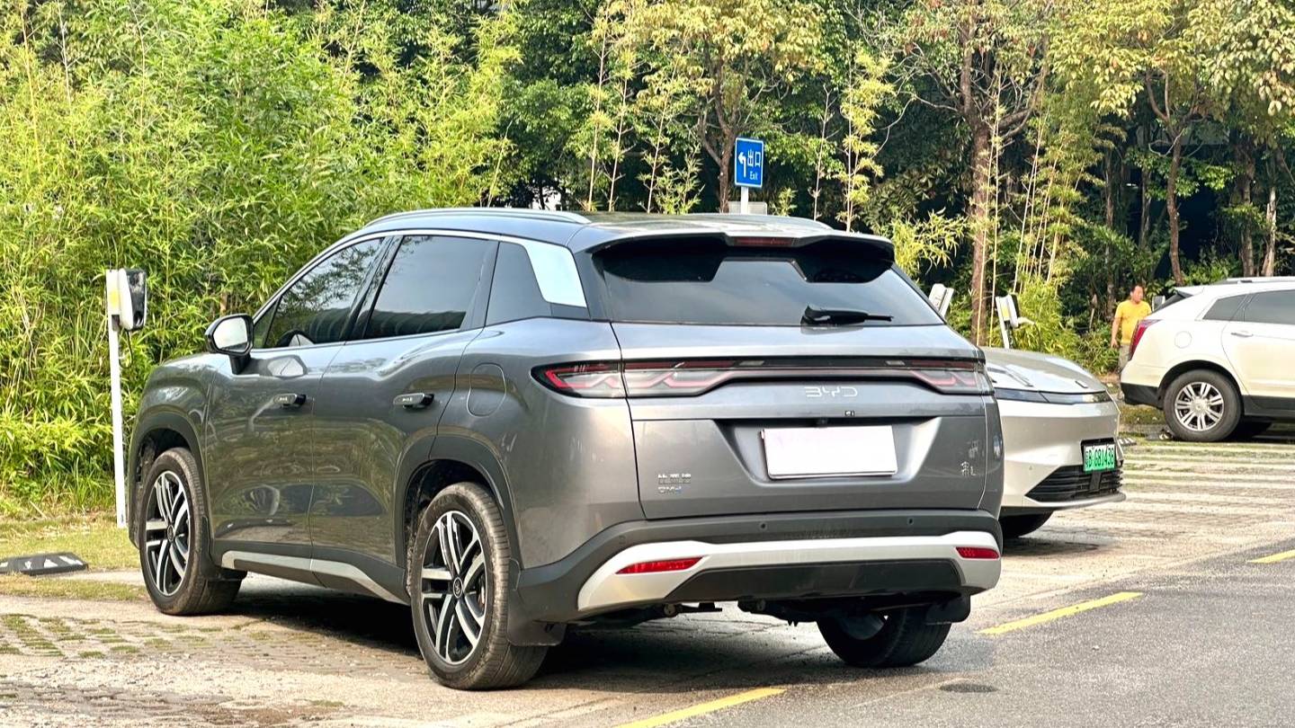 BYD 2024 SONG L DM-i 112km overtaking type