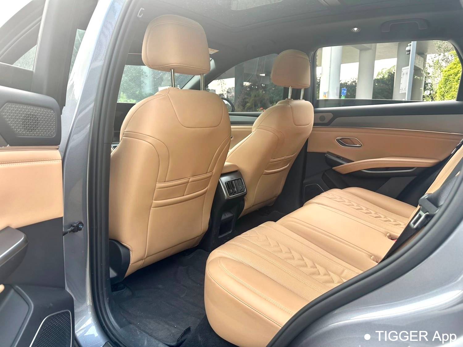 BYD 2024 SONG L DM-i 112km overtaking type