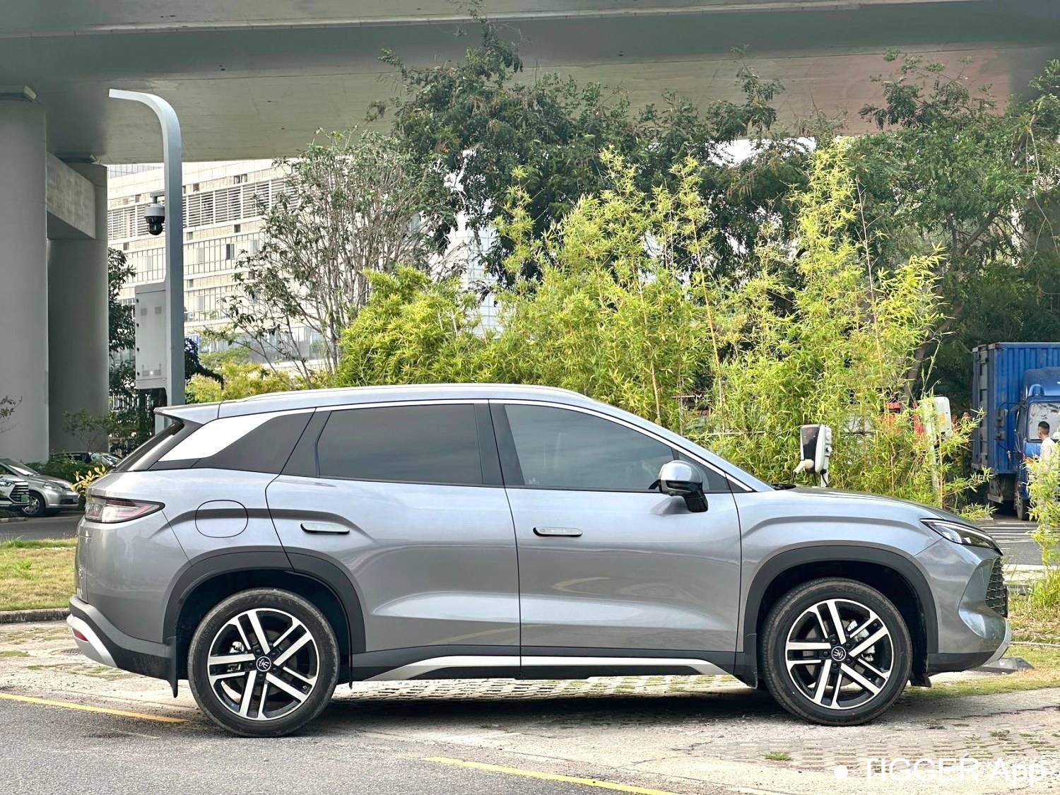 BYD 2024 SONG L DM-i 112km overtaking type