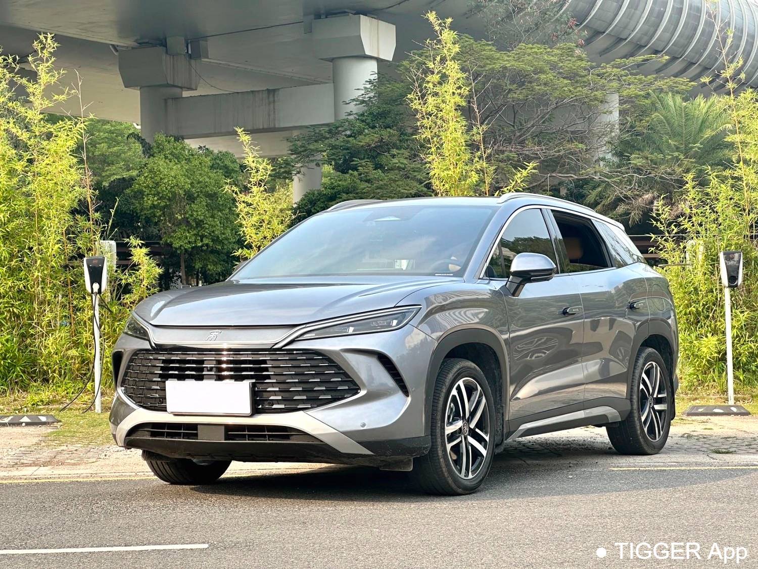 BYD 2024 SONG L DM-i 112km overtaking type