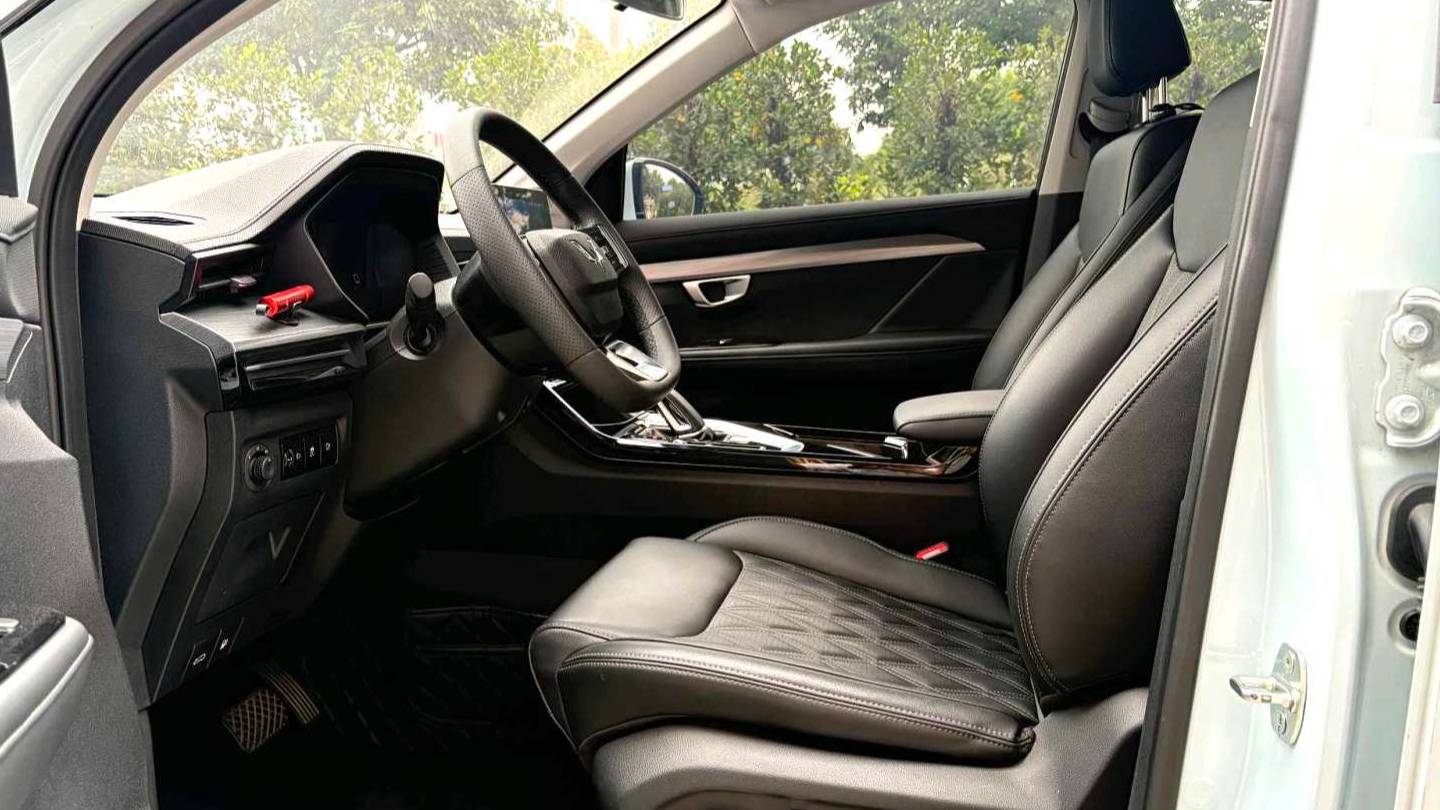 Wuling 2022 Asta 2.0L DHT Electric Speed Model