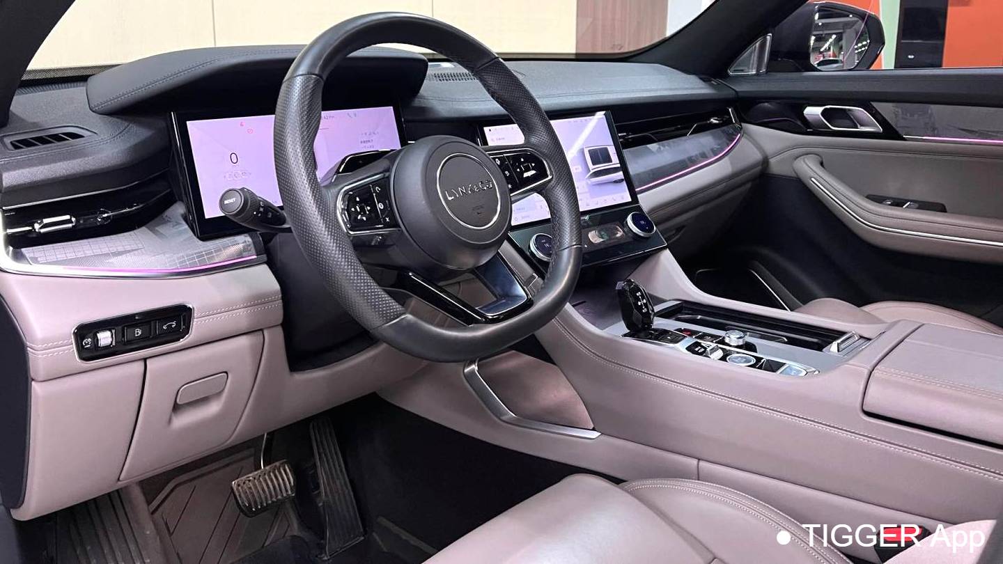 LYNK&CO 2023 09 EM-P 2.0TD EM-P Long Range Edition PM Seven seater