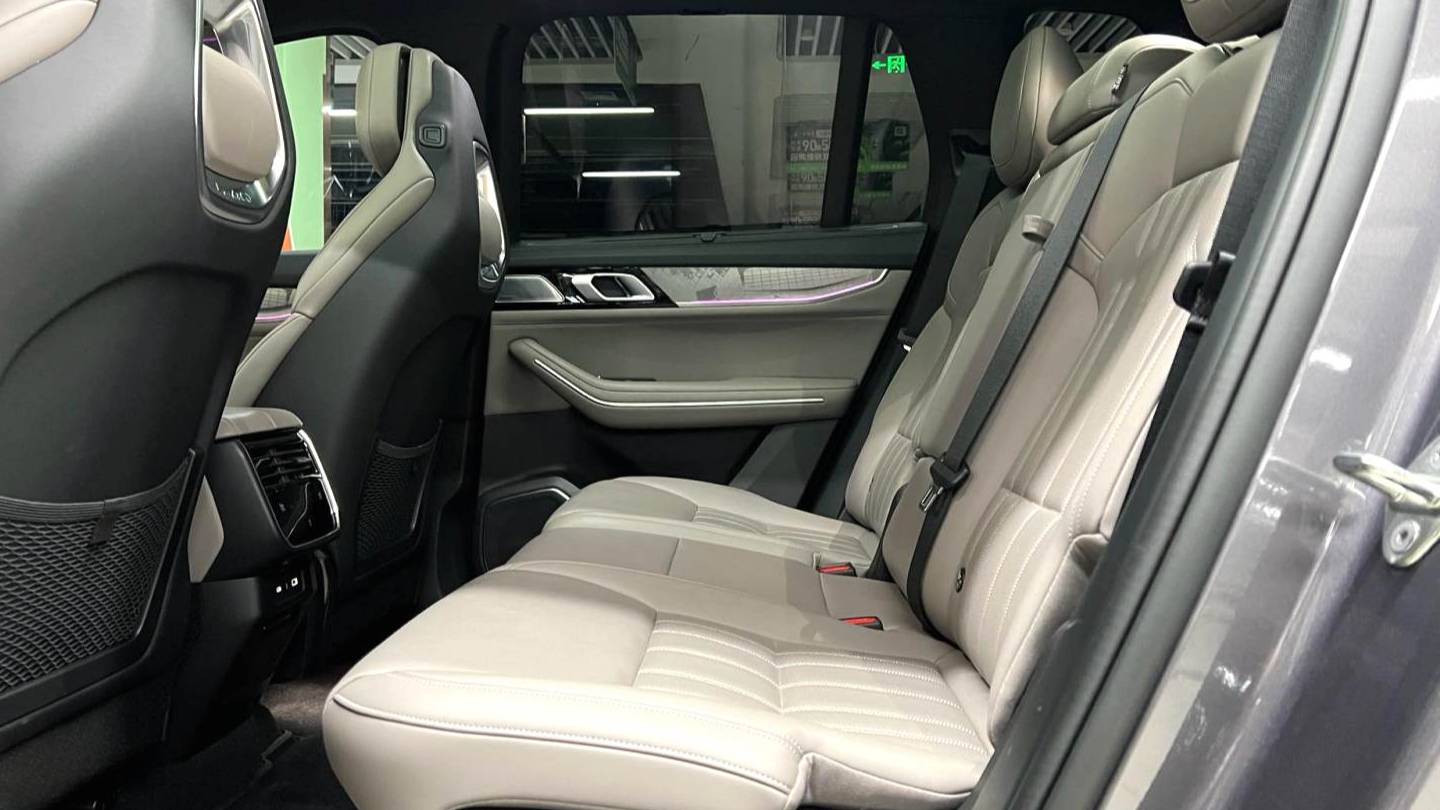 LYNK&CO 2023 09 EM-P 2.0TD EM-P Long Range Edition PM Seven seater