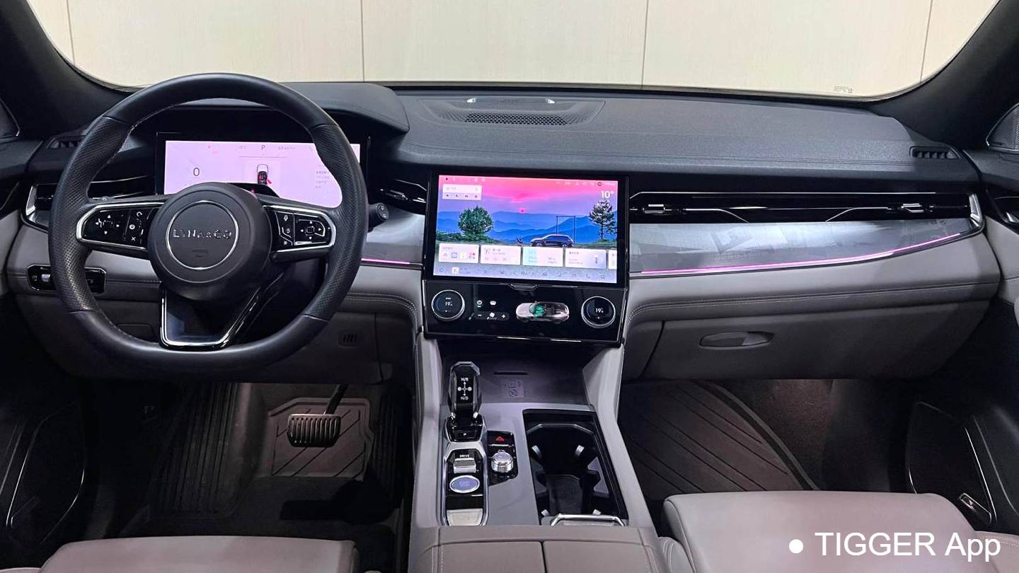 LYNK&CO 2023 09 EM-P 2.0TD EM-P Long Range Edition PM Seven seater