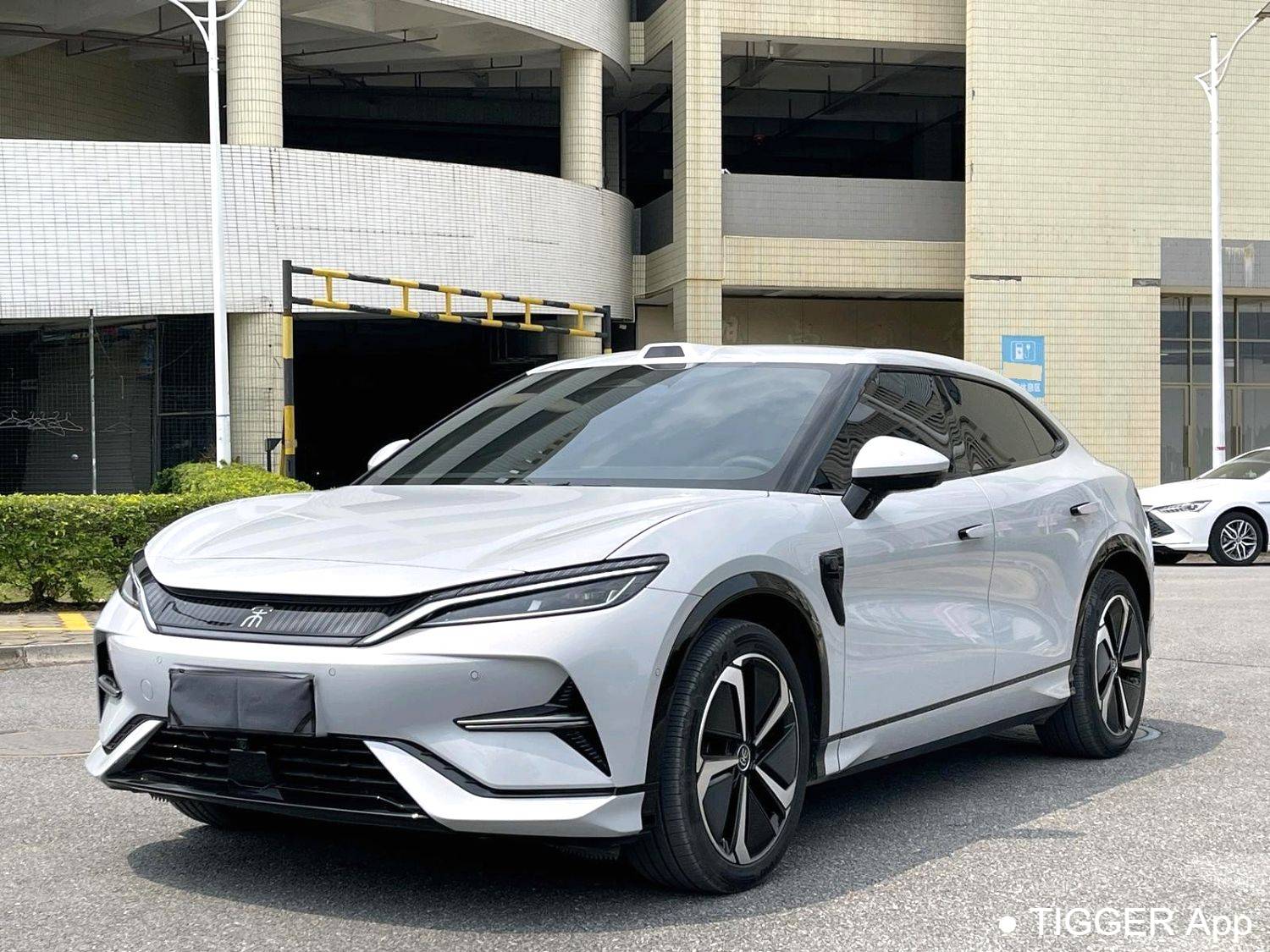 BYD 2025 SONG L EV 662km Excellent Intelligent Driving Model