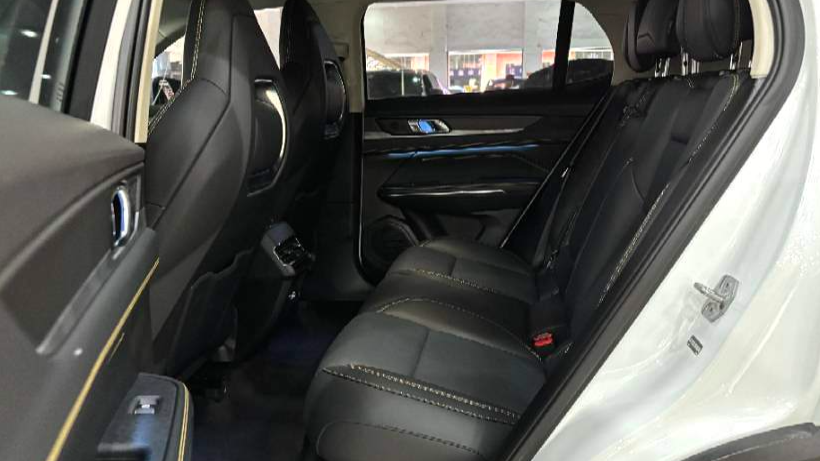 LYNK&CO 2023 01 2.0TD two wheel drive Pro