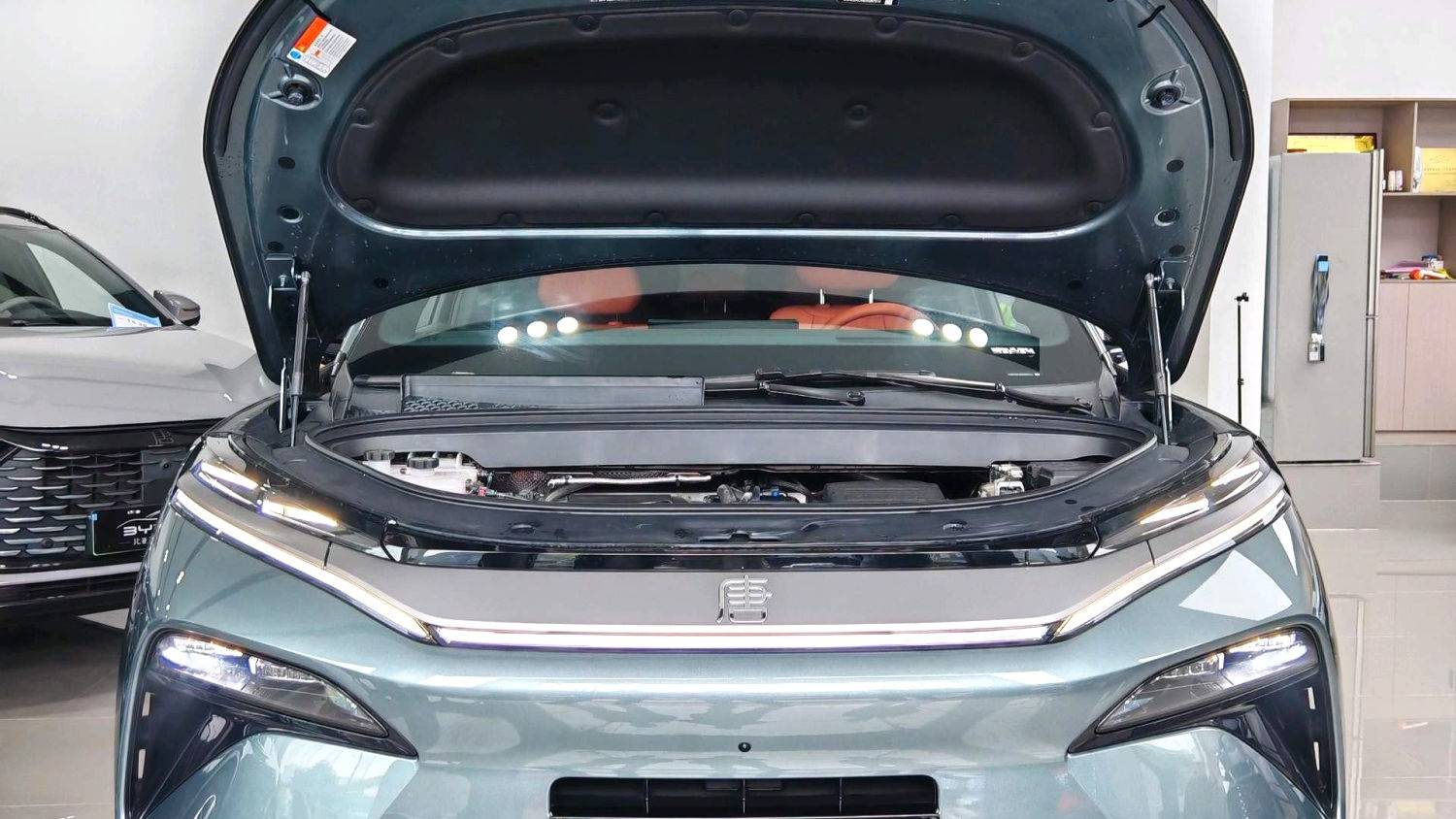 BYD 2025 TANG L DM 175KM Drone Player Edition