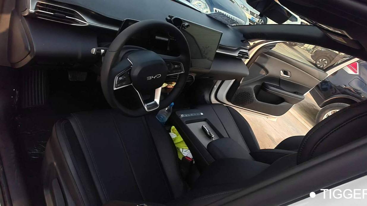 BYD 2025 e7 520 Intelligent Version