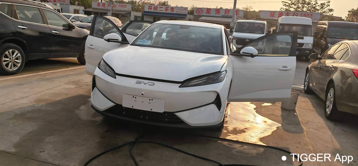 BYD 2025 e7 520 Intelligent Version