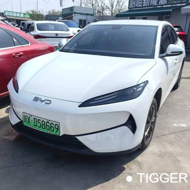 BYD 2025 e7 520 Zhihui Travel Edition سيارة مستعملة