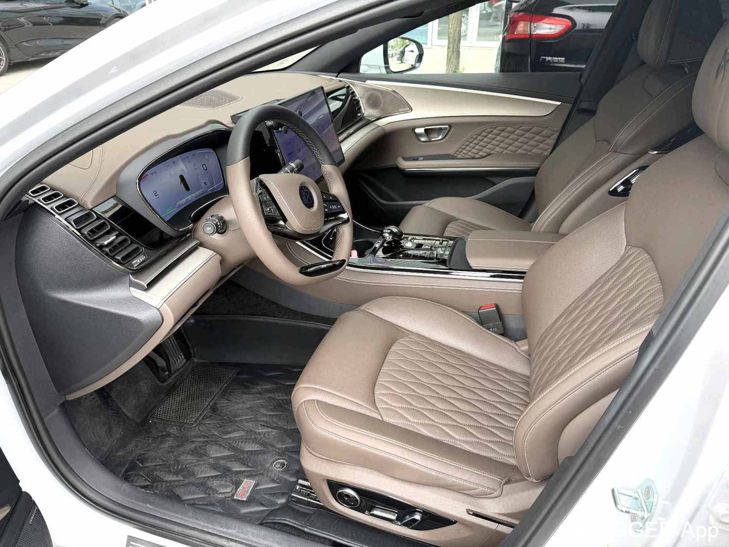 BYD 2022 HAN DM-i 121KM Prestige Type