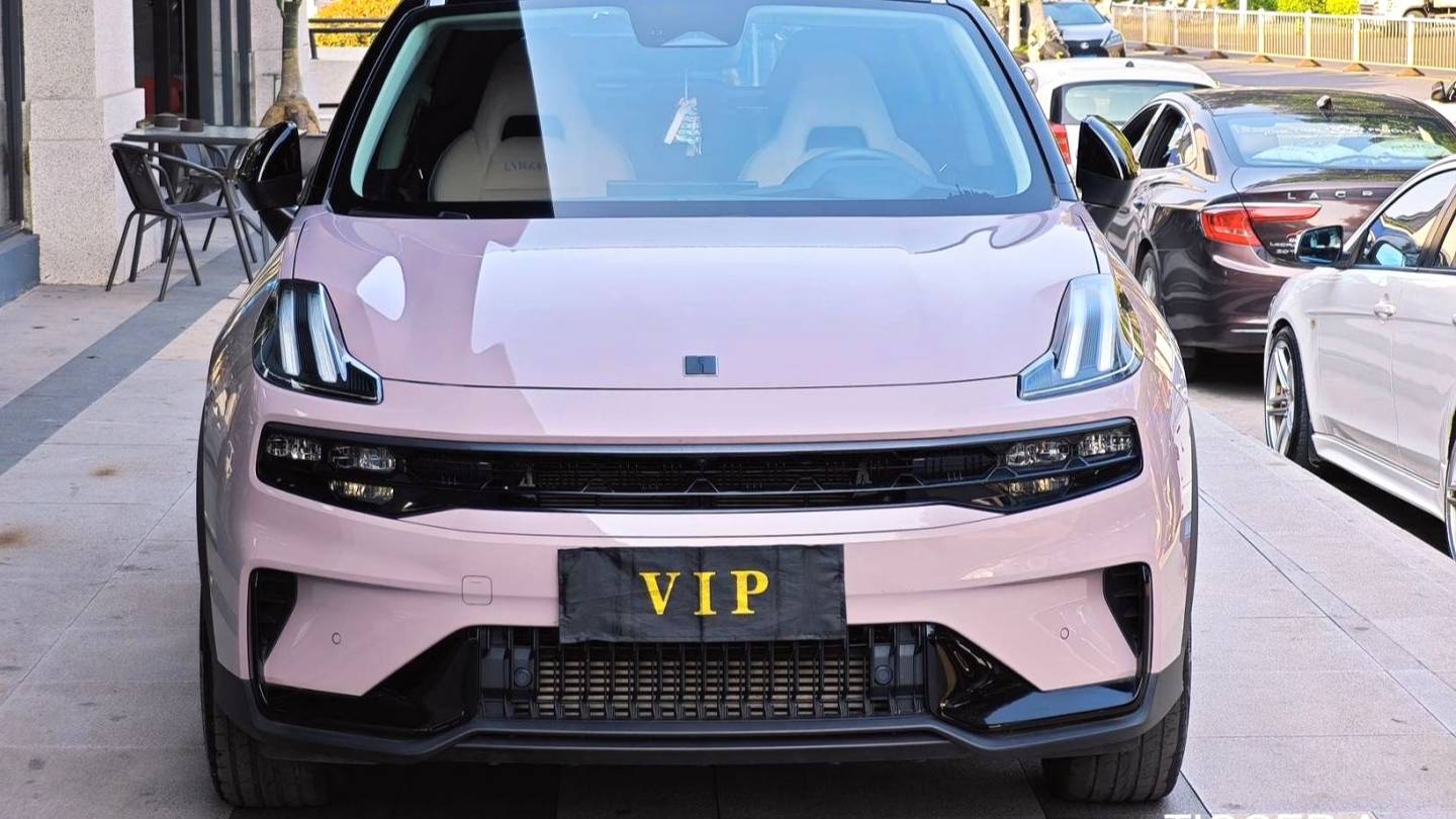 LYNK&CO 2022 06 1.5T Shero Pink Special Edition