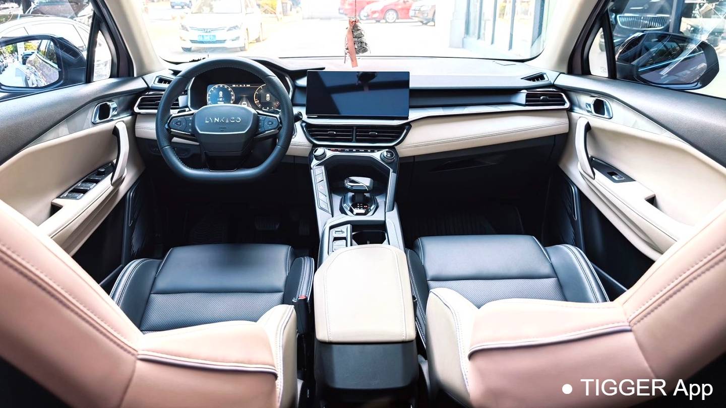 LYNK&CO 2022 06 1.5T Shero Pink Special Edition