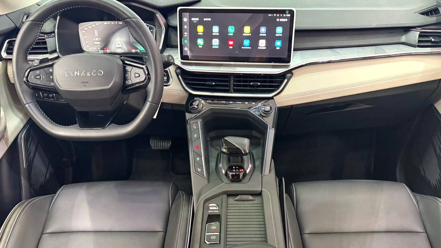 LYNK&CO 2023 06 Remix 1.5T Shero