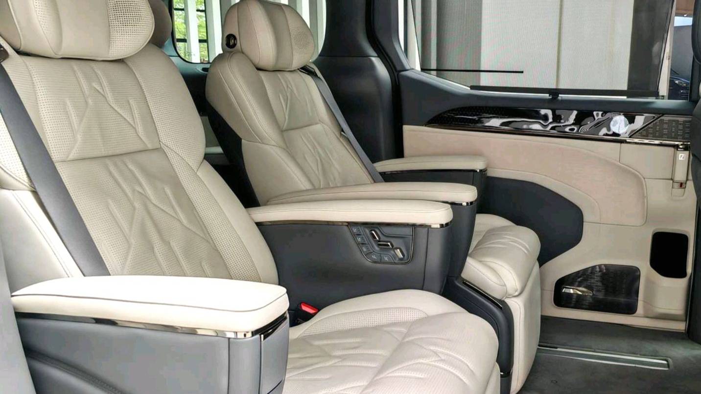 ZEEKR 2024 009 Seven seater aisle version four-wheel drive 108kWh