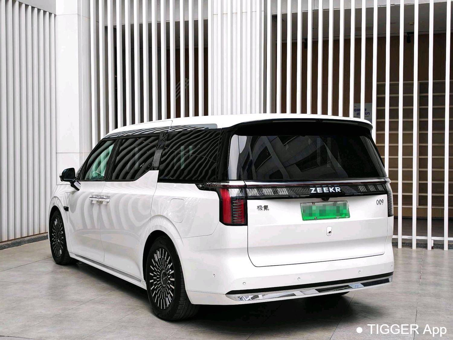 ZEEKR 2024 009 Seven seater aisle version four-wheel drive 108kWh