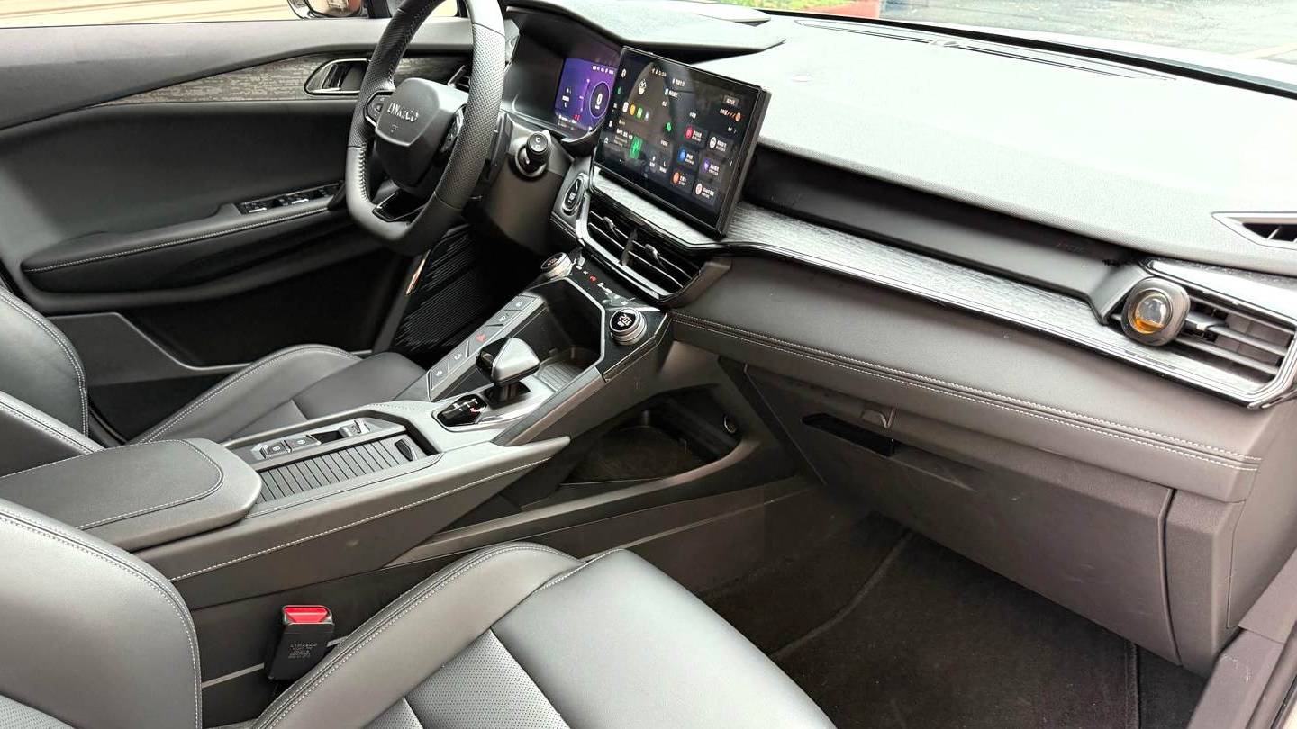 LYNK&CO 2024 06 Remix 1.5T Power Pro