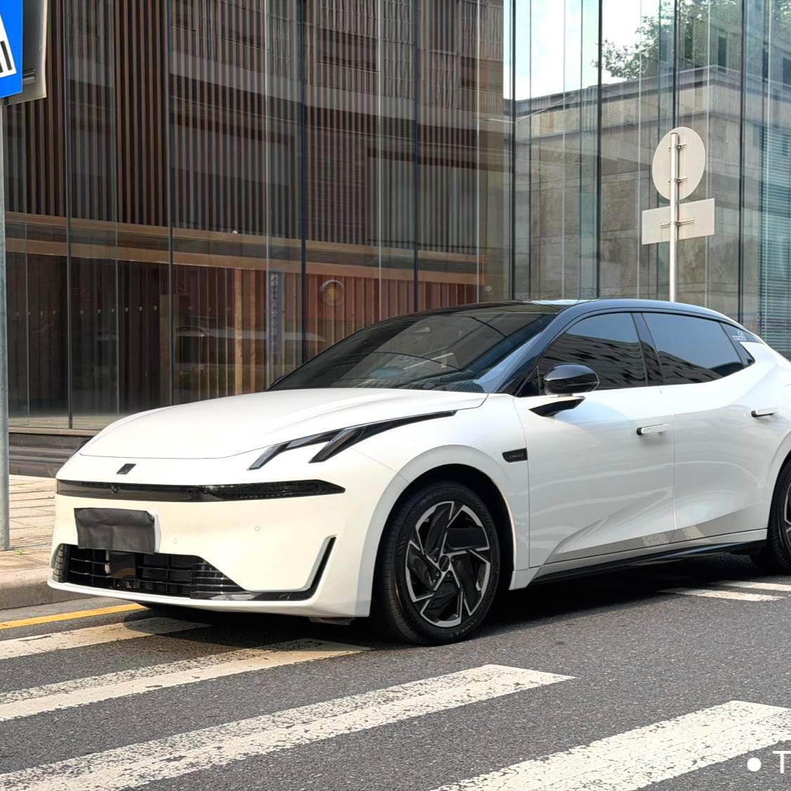 LYNK&CO 2024 07 EM-P EM-P 126 Long Range Halo سيارة مستعملة