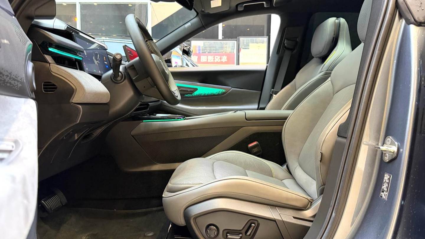 LYNK&CO 2025 08 EM-P 220km four-wheel drive performance Halo