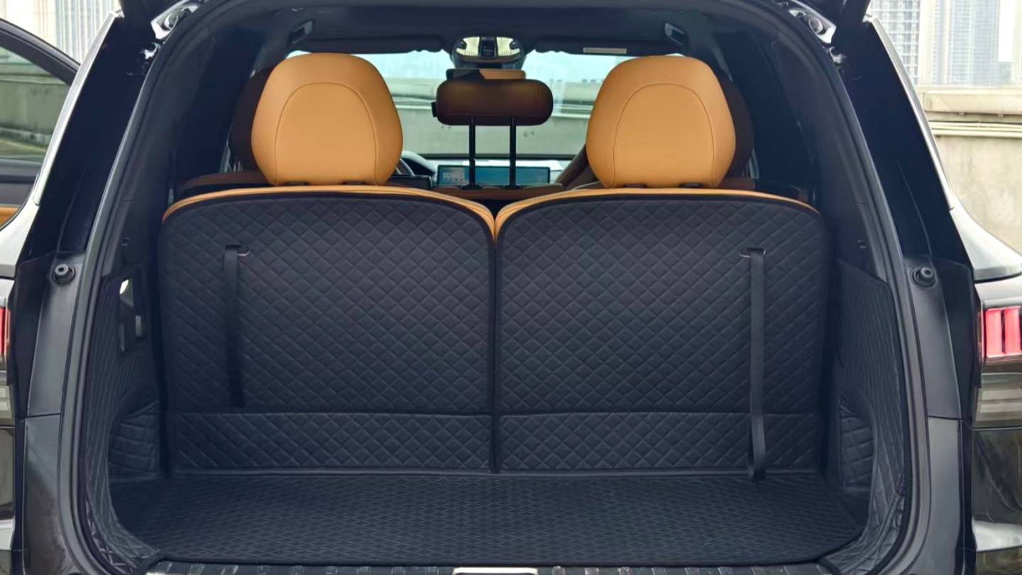 LYNK&CO 2024 09 EM-P 2.0TD EM-P four-wheel drive PRO seven seater