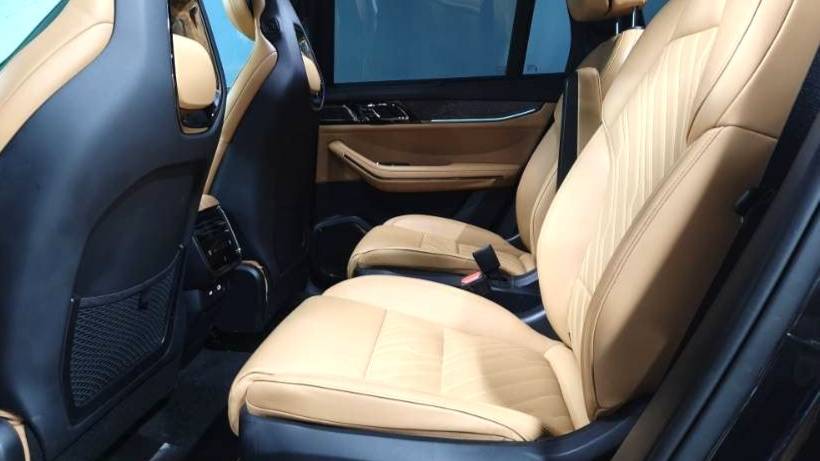 LYNK&CO 2021 09 2.0T Halo six seater