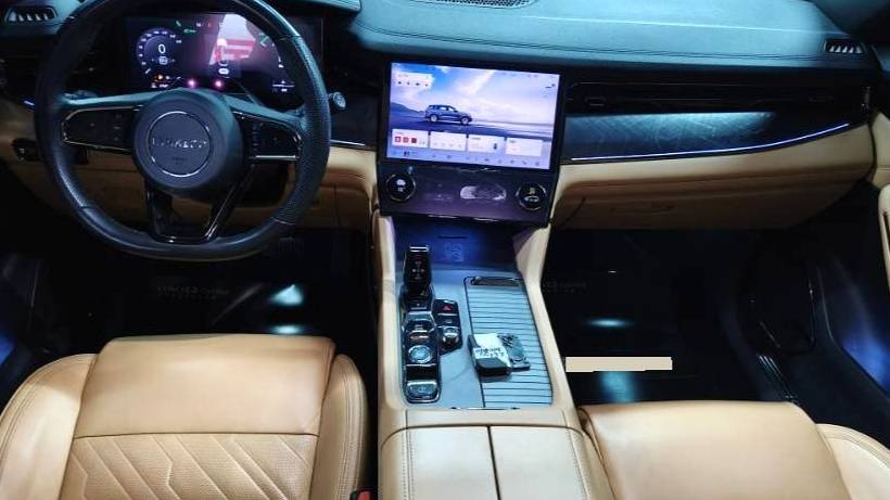 LYNK&CO 2021 09 2.0T Halo six seater