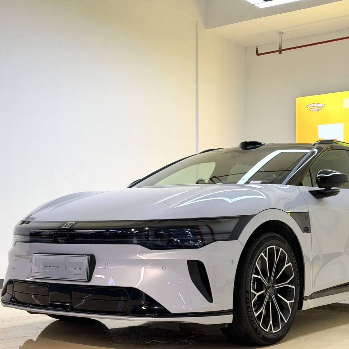 ZEEKR 2025 007GT 4WD Intelligent Driving Edition 75kWh Подержанный автомобиль